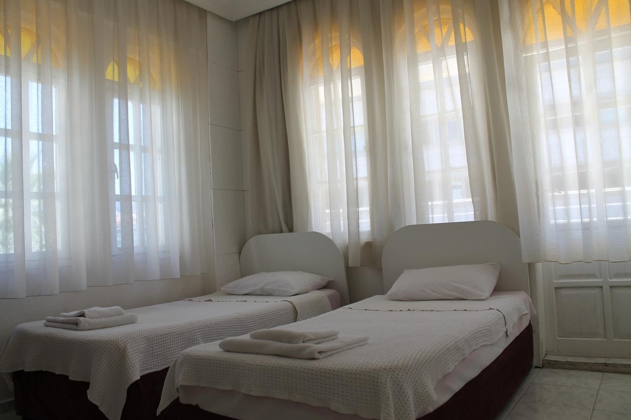 Dm Hotel מרמריס מראה חיצוני תמונה