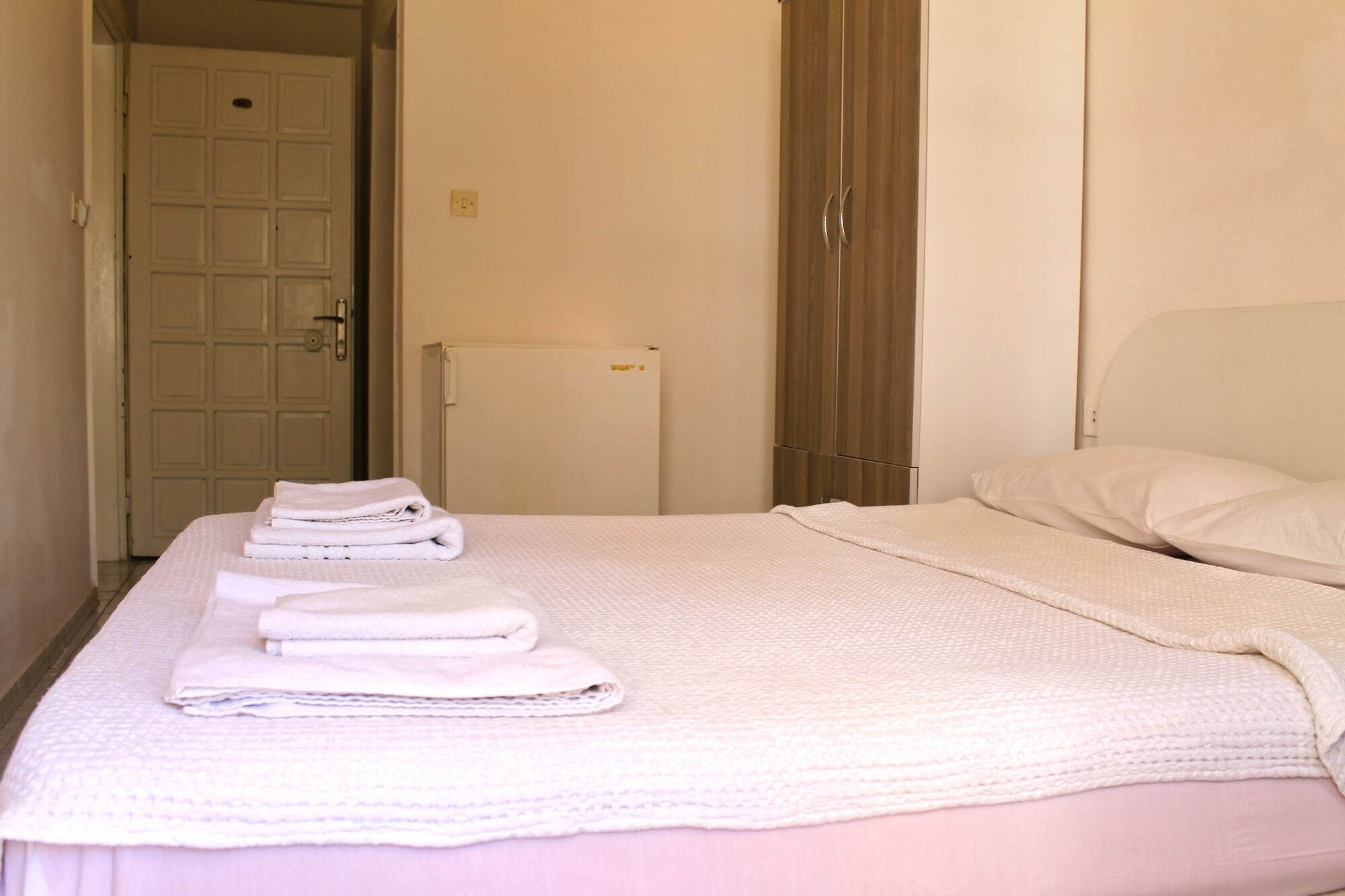 Dm Hotel מרמריס מראה חיצוני תמונה